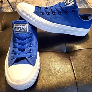 NEW Converse size 6.5
